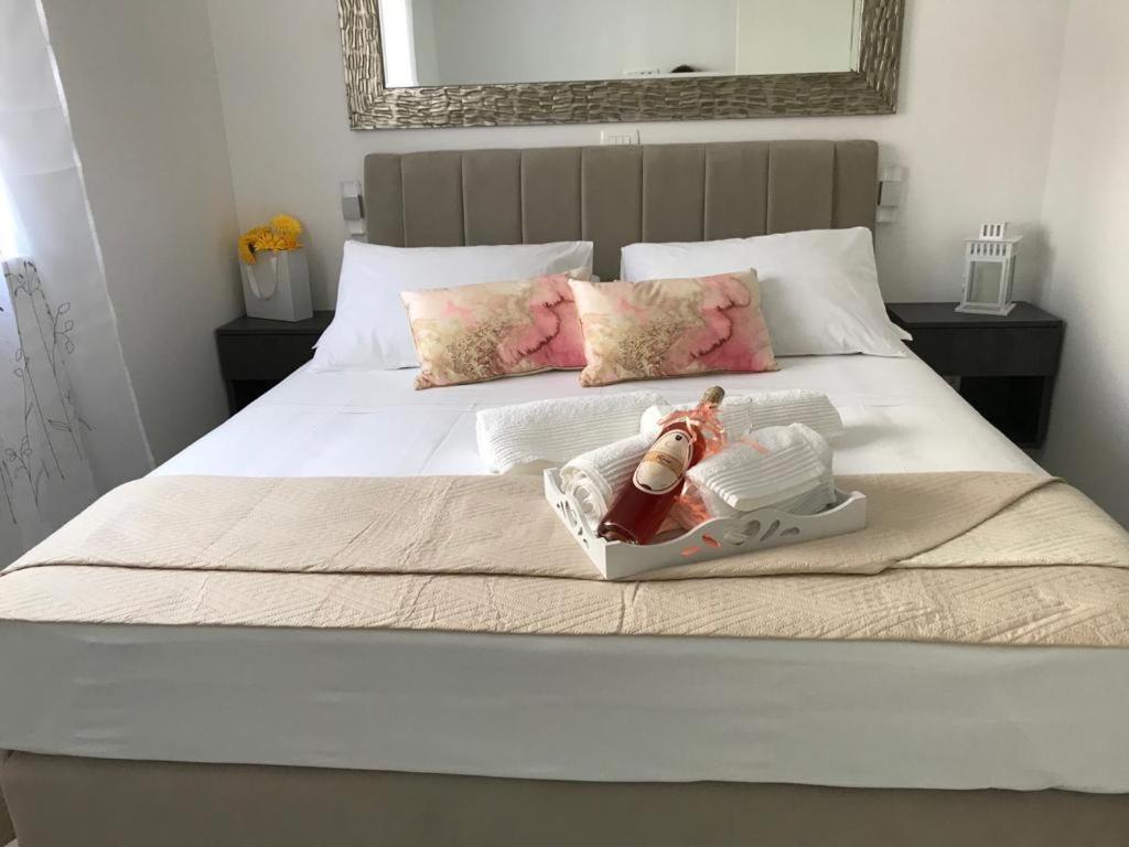 Hedonist-Luxury 2 Bedroom Apartment With Private Hot Tub, Garden And Free Parking Trogir Exterior photo